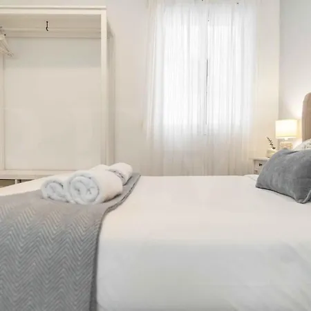 Cozy In Malagas Historic Center Rems Apartment Malaga